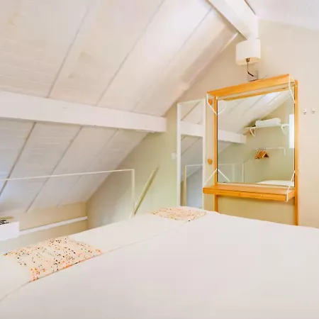 Loft Vermelho Acolhedor Na Graca -autentica Joia De Апартаменты Лиссабон